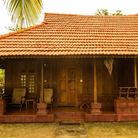 Kondai Lip Backwater Heritage Resort Kochi Extérieur photo