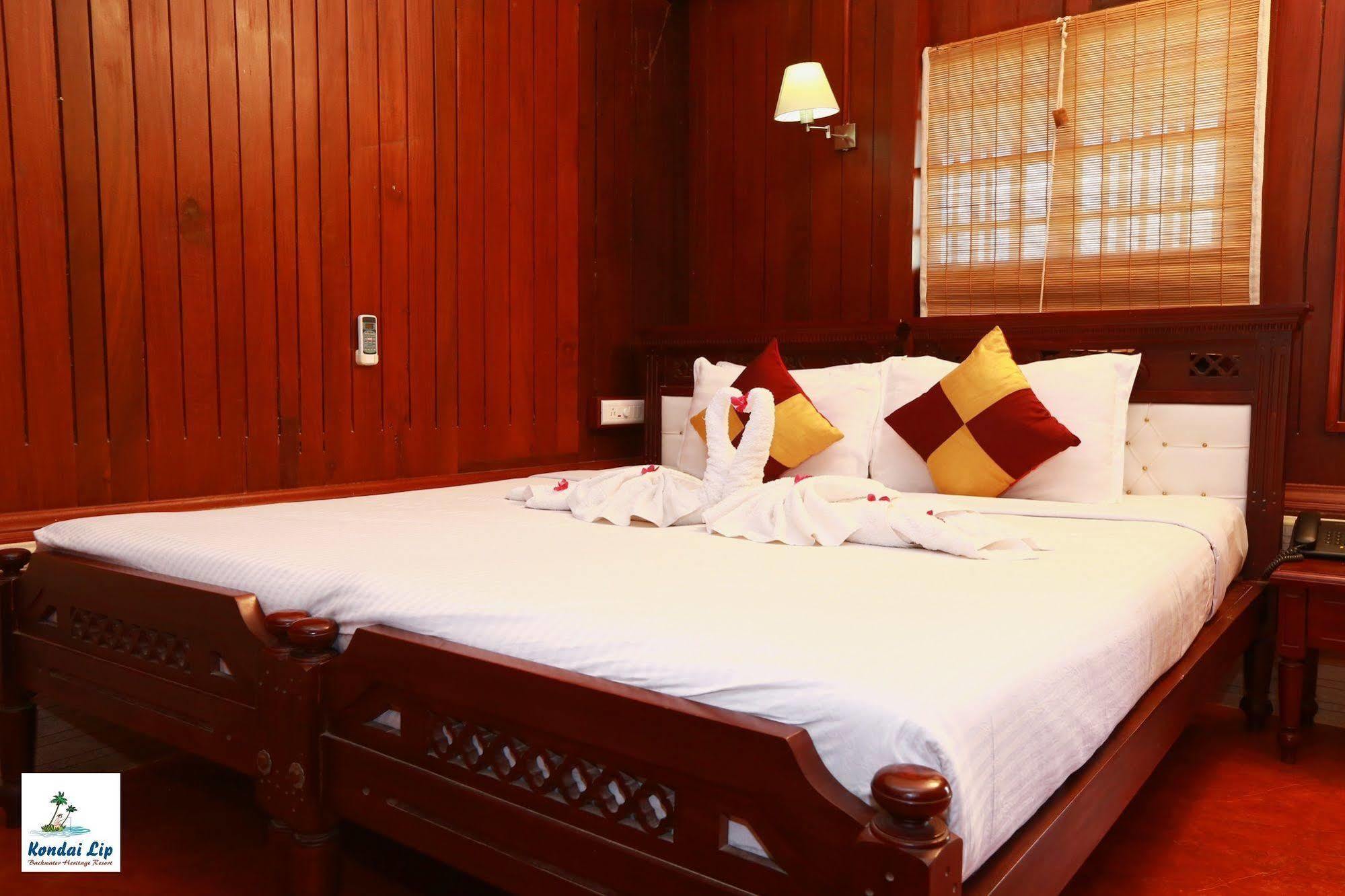 Kondai Lip Backwater Heritage Resort Kochi Extérieur photo
