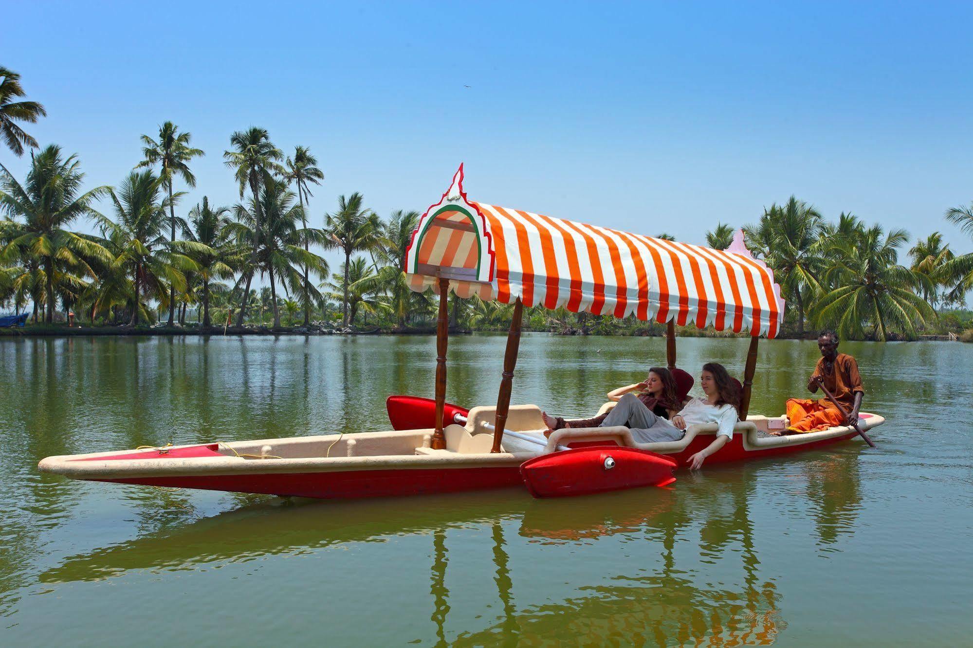 Kondai Lip Backwater Heritage Resort Kochi Extérieur photo