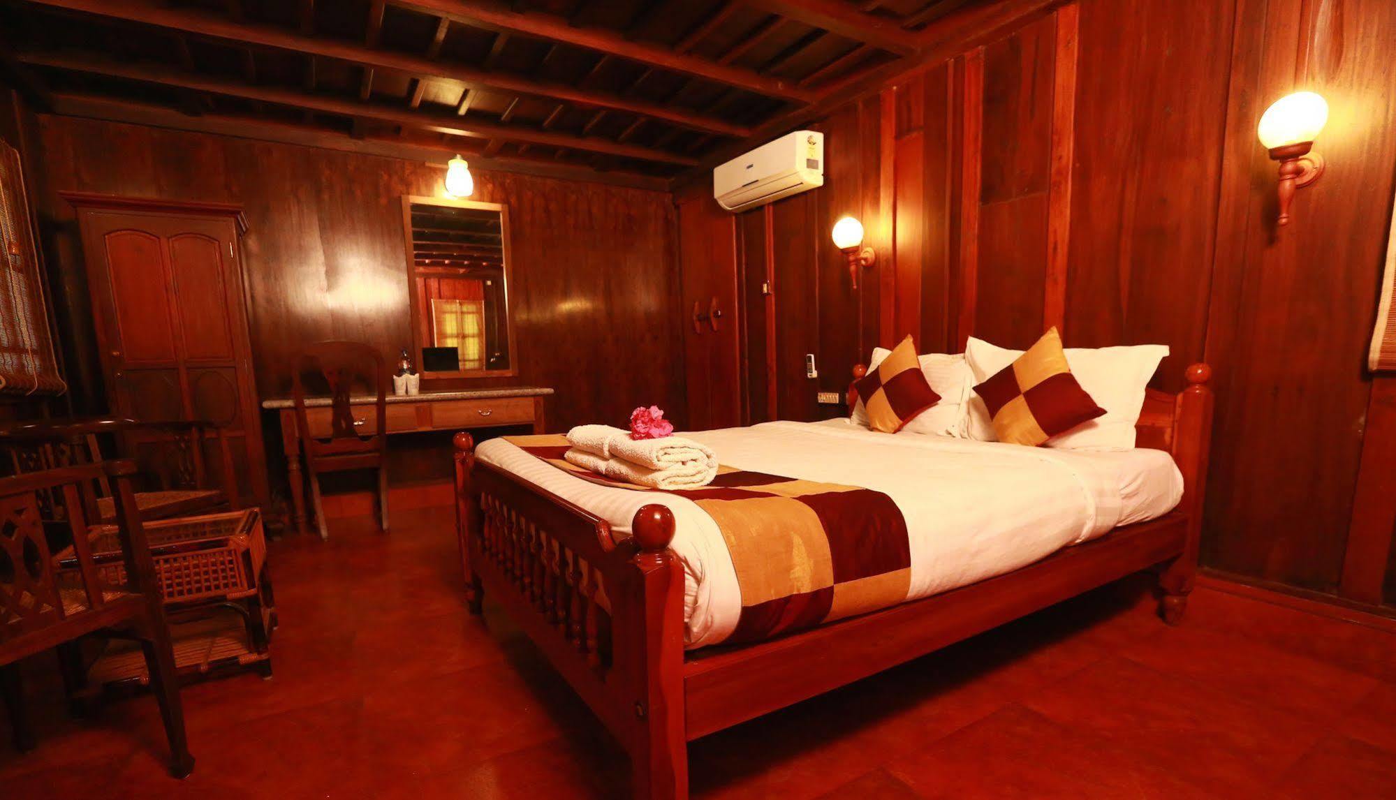 Kondai Lip Backwater Heritage Resort Kochi Extérieur photo