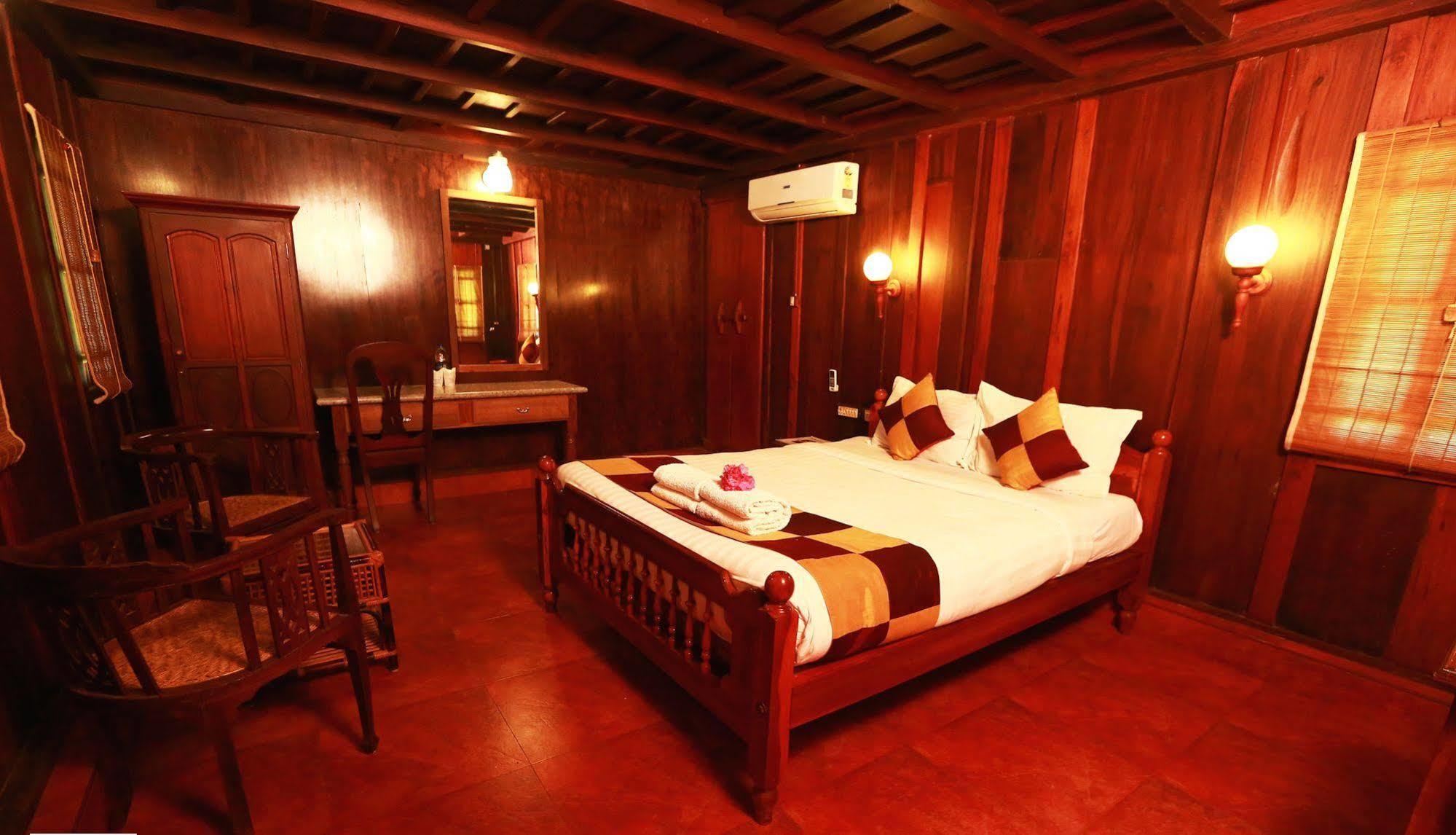 Kondai Lip Backwater Heritage Resort Kochi Extérieur photo