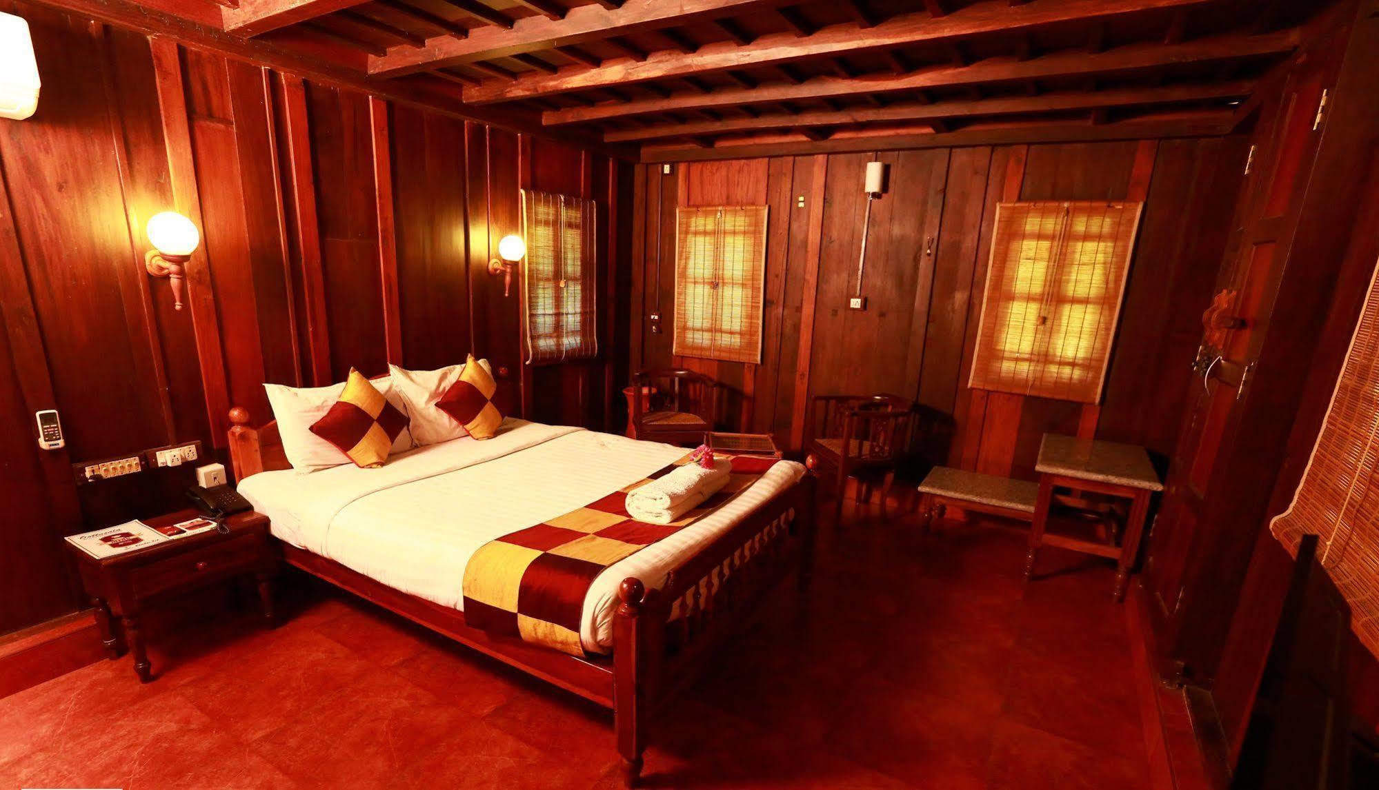 Kondai Lip Backwater Heritage Resort Kochi Extérieur photo